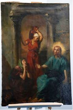 Ein mit dunklen Farben gemaltes Gemälde zeigt eine biblische Szene mit drei Figuren in langen Gewändern, eine davon mit Heiligenschein. (verweist auf: Gemälde „Jesus bei Martha und Maria“ an Frankreich zurückgegeben)