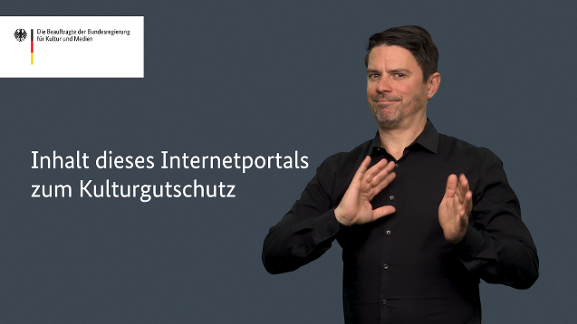 Mann gestikuliert in Gerbärdensprache Mann gestikuliert in Gerbärdensprache